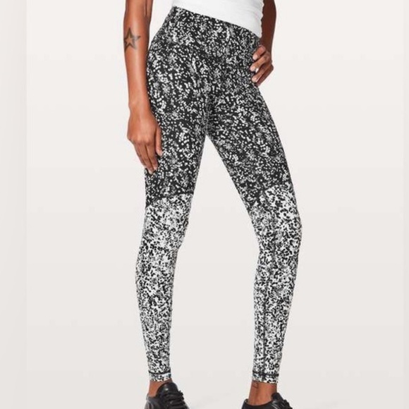 lululemon athletica Pants - Lululemon wunder under ice breaker size 4 leggings black white 27”